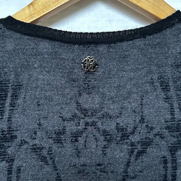 Roberto Cavalli  Lana wool grey sweater size 40 grey black print made in Italy - Picture 8 of 9